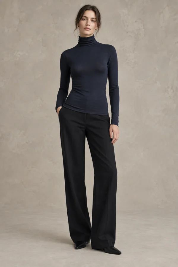Second Skin Rollneck in Ink, fit view
