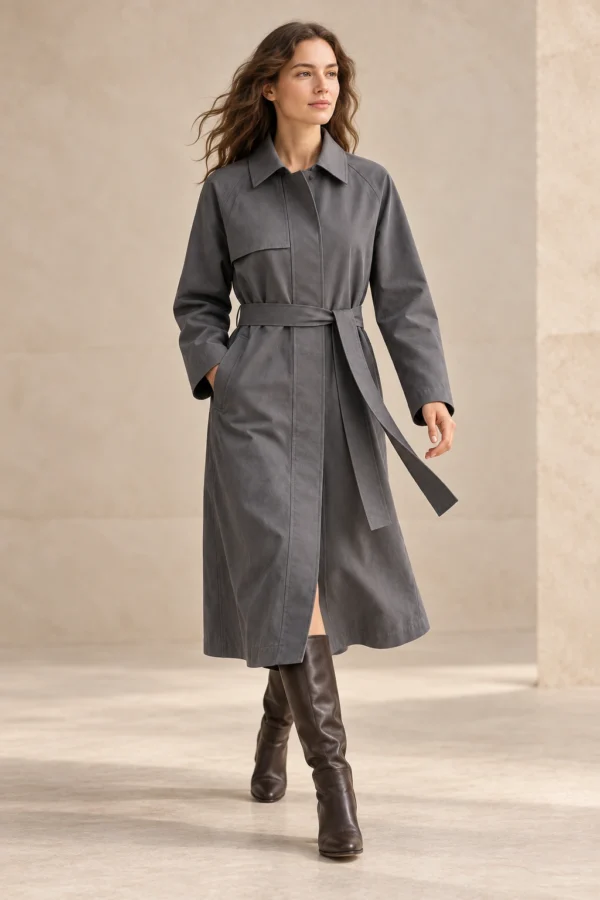 Horizon Cotton Mac in Slate, movement and use view