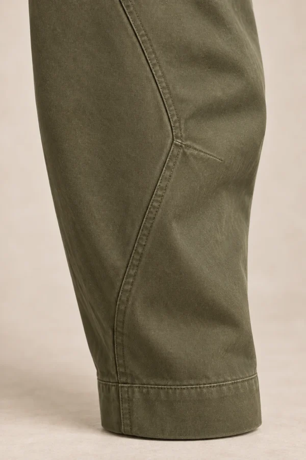 Crescent Barrel Trouser in Moss, construction detail